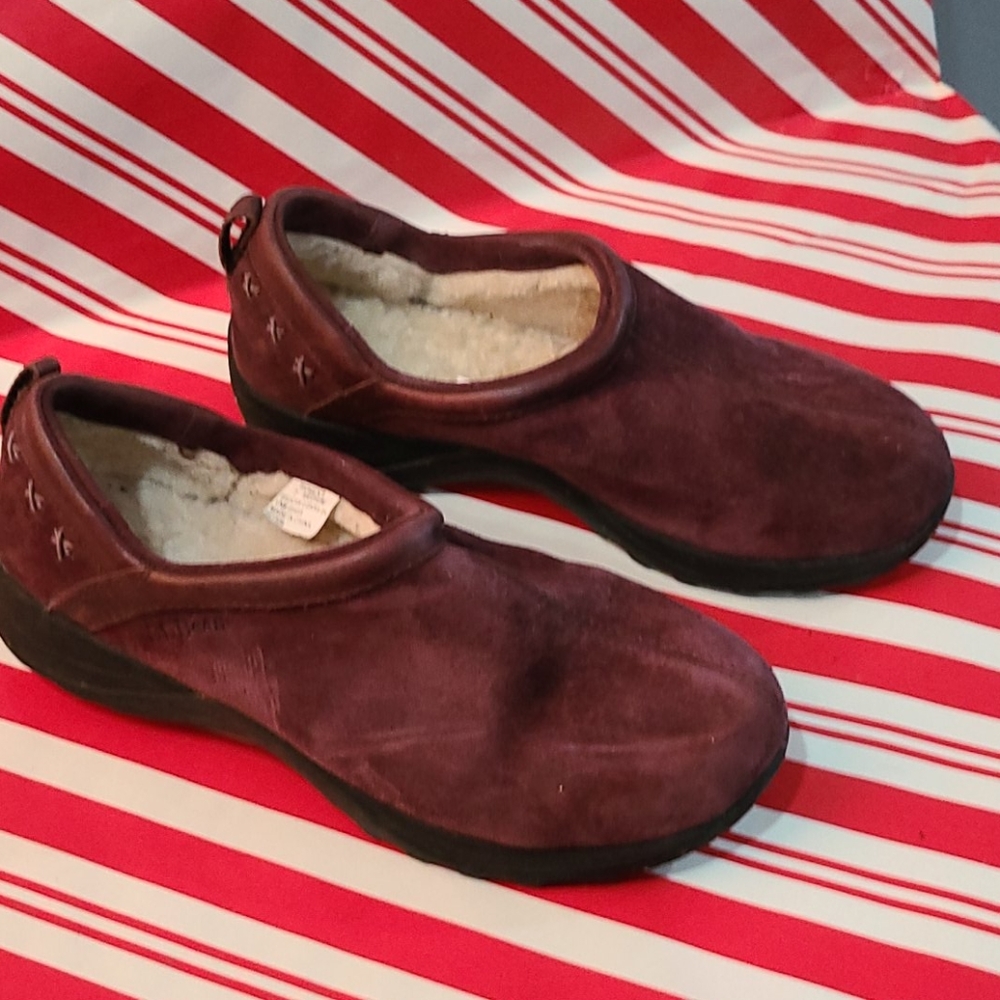 LLBean mule size 7 burgundy